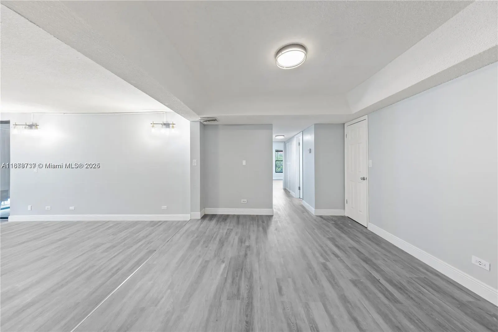 3680 Inverrary Dr, #3J