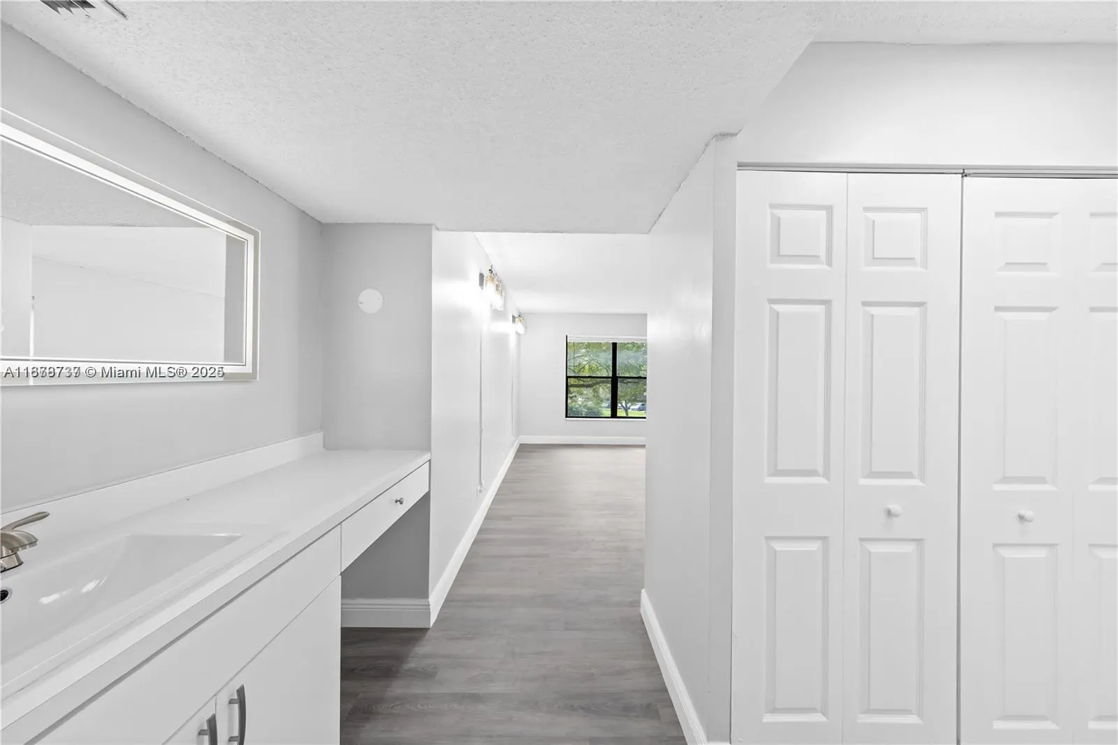 3680 Inverrary Dr, #3J