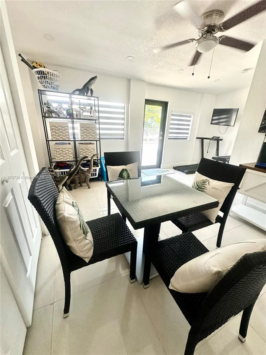 11401 SW 53rd Ter, #11401