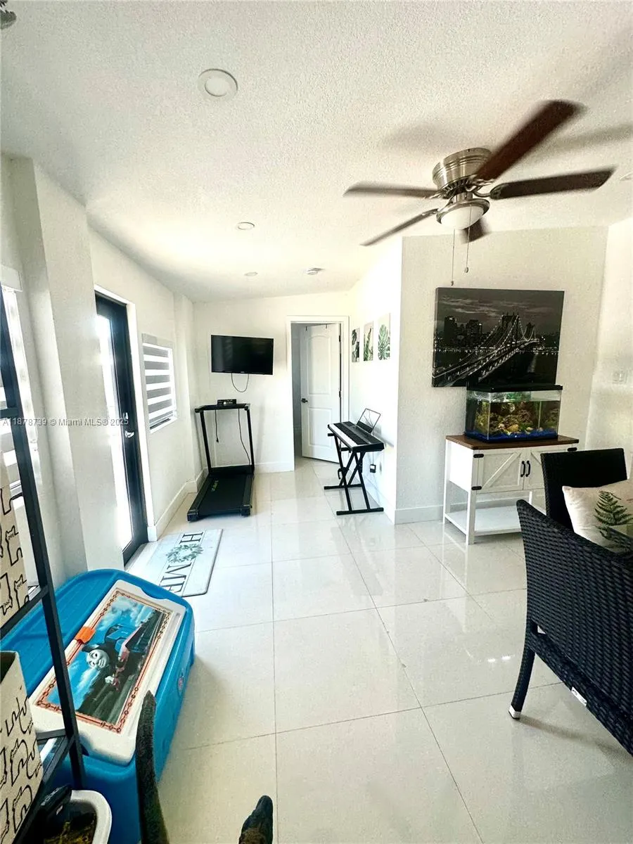 11401 SW 53rd Ter, #11401