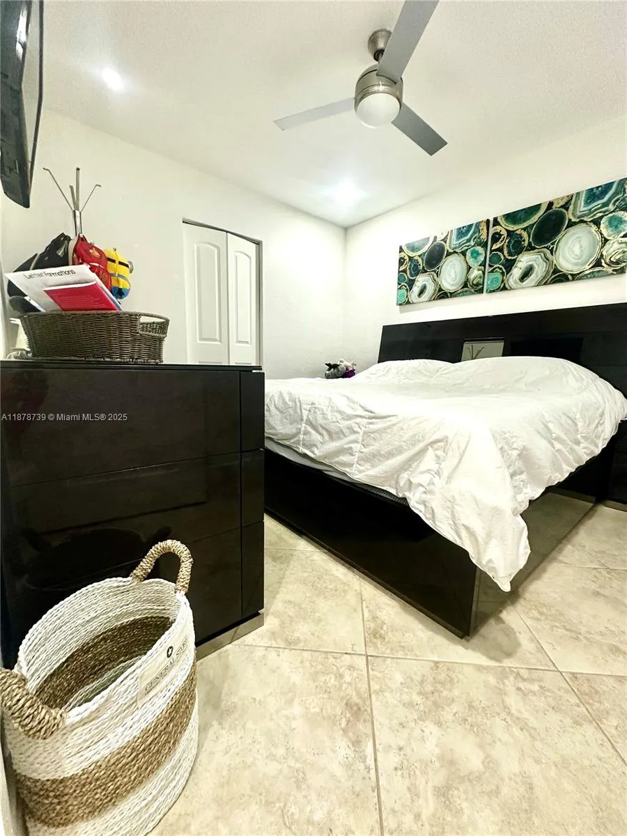 11401 SW 53rd Ter, #11401