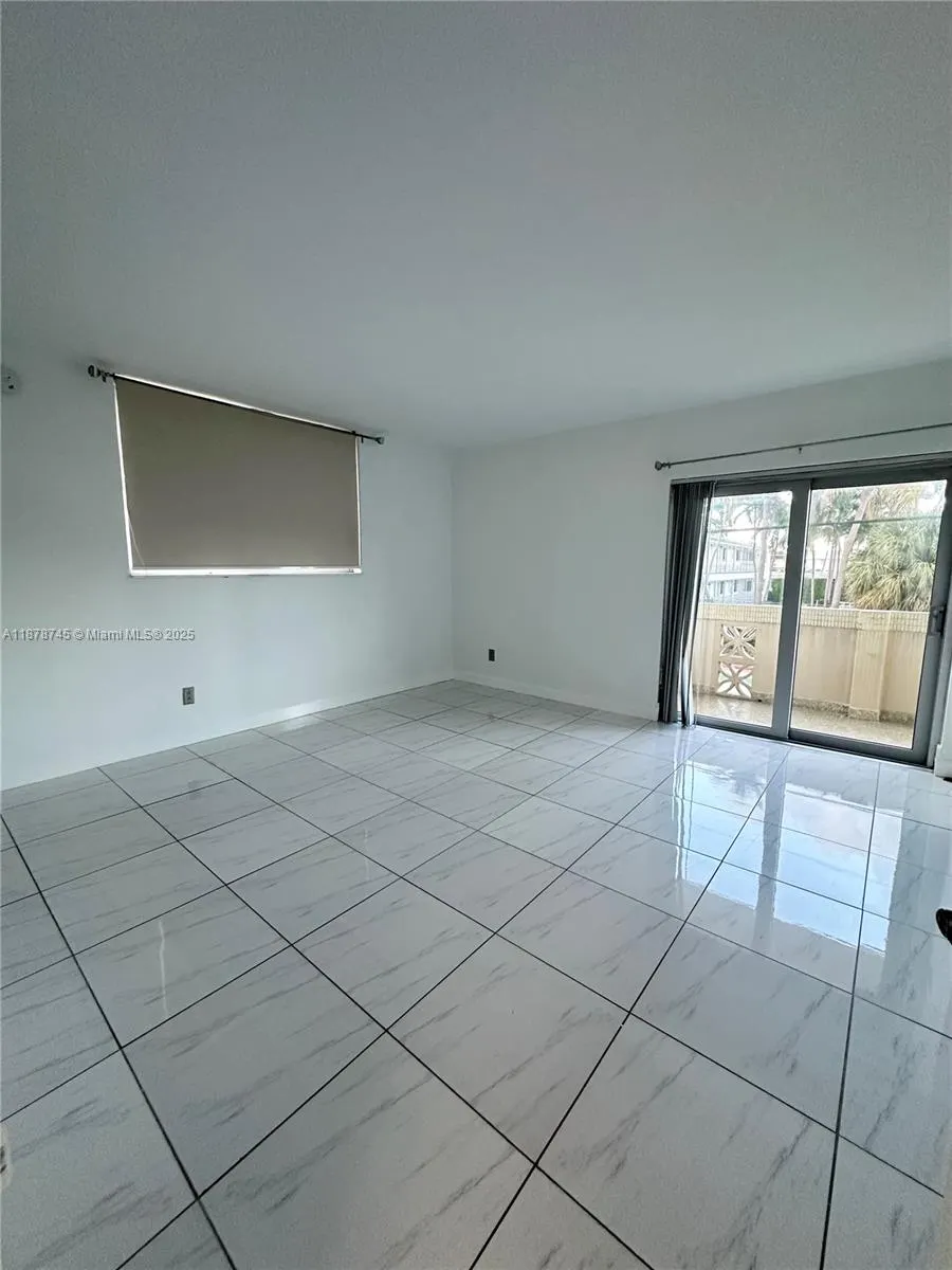 8400 Byron Ave, #2D