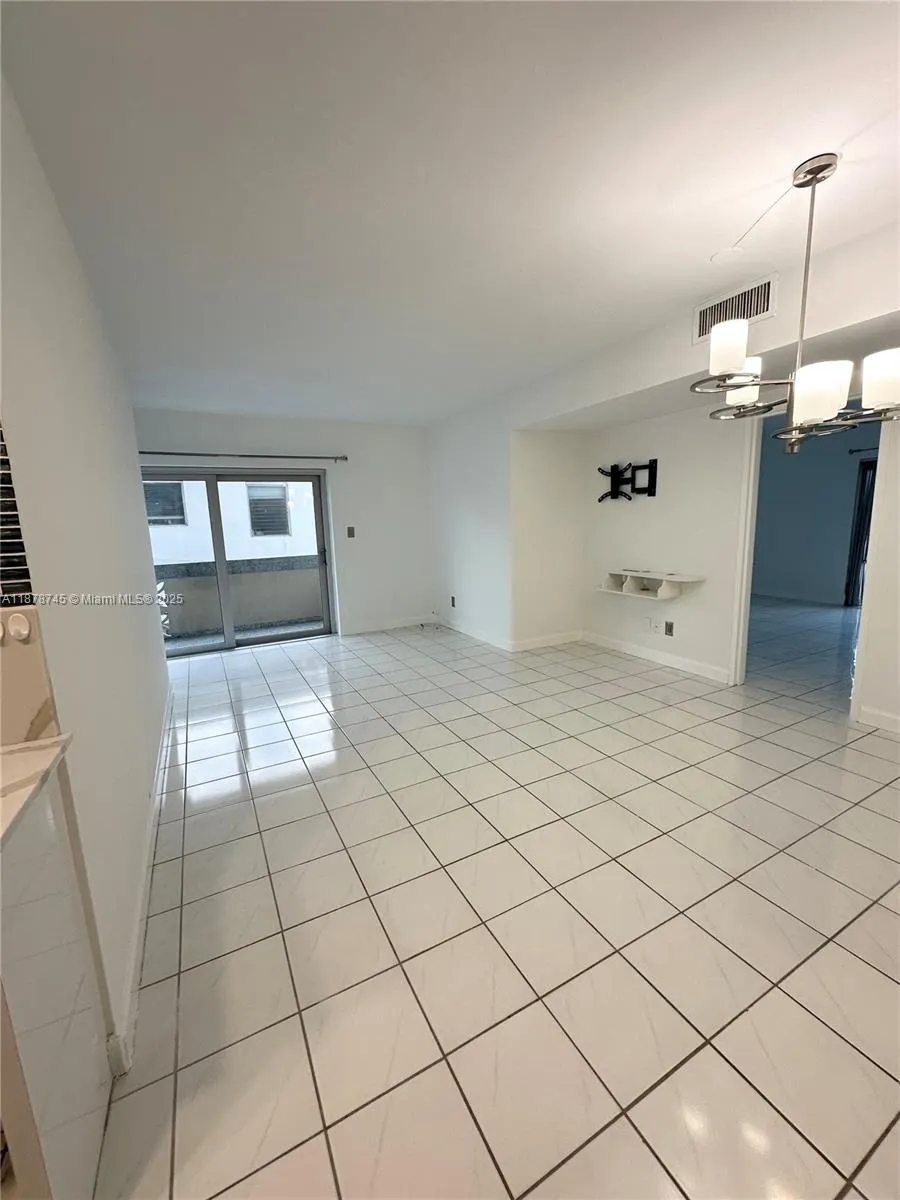 8400 Byron Ave, #2D