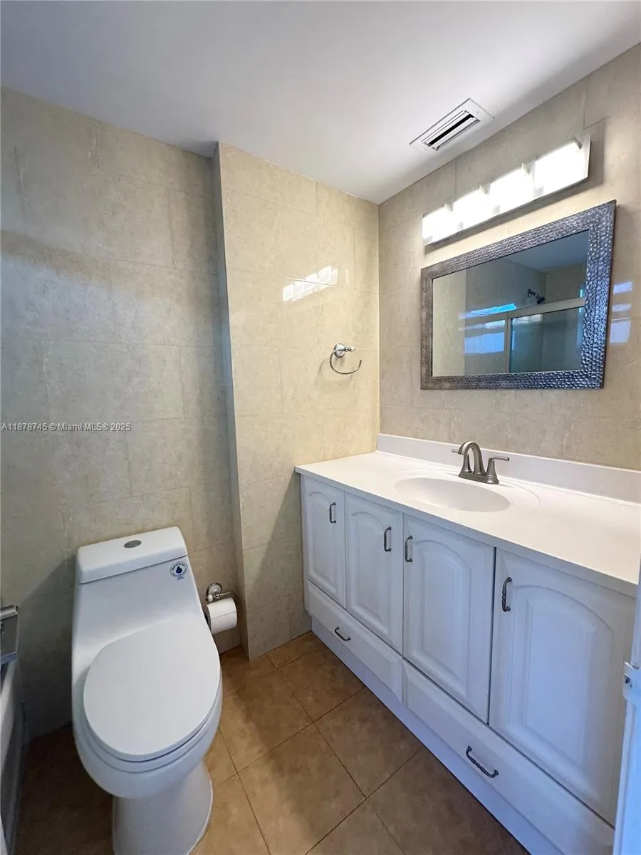 8400 Byron Ave, #2D