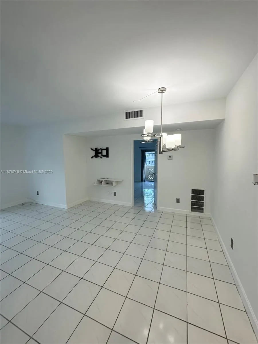 8400 Byron Ave, #2D