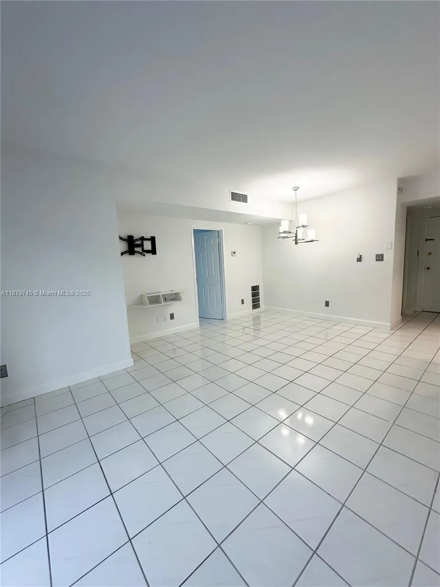 8400 Byron Ave, #2D