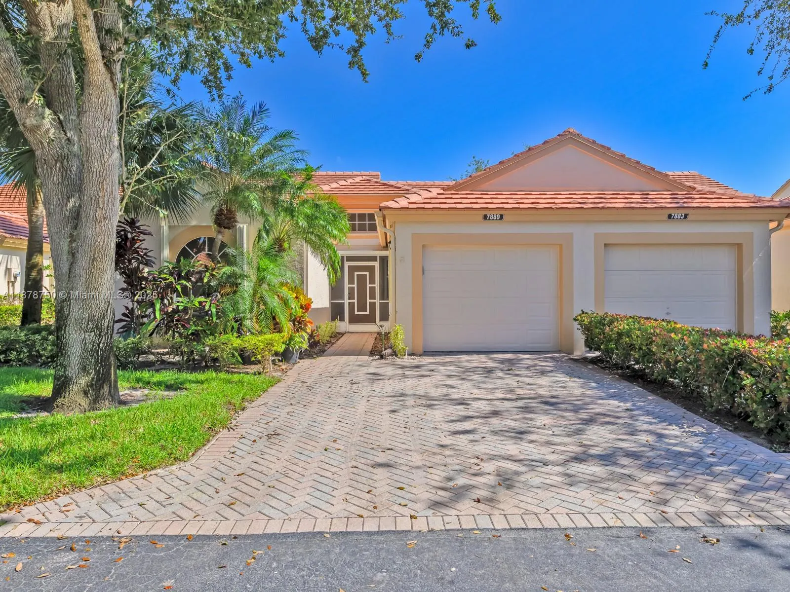 7889 Lake Sands Dr