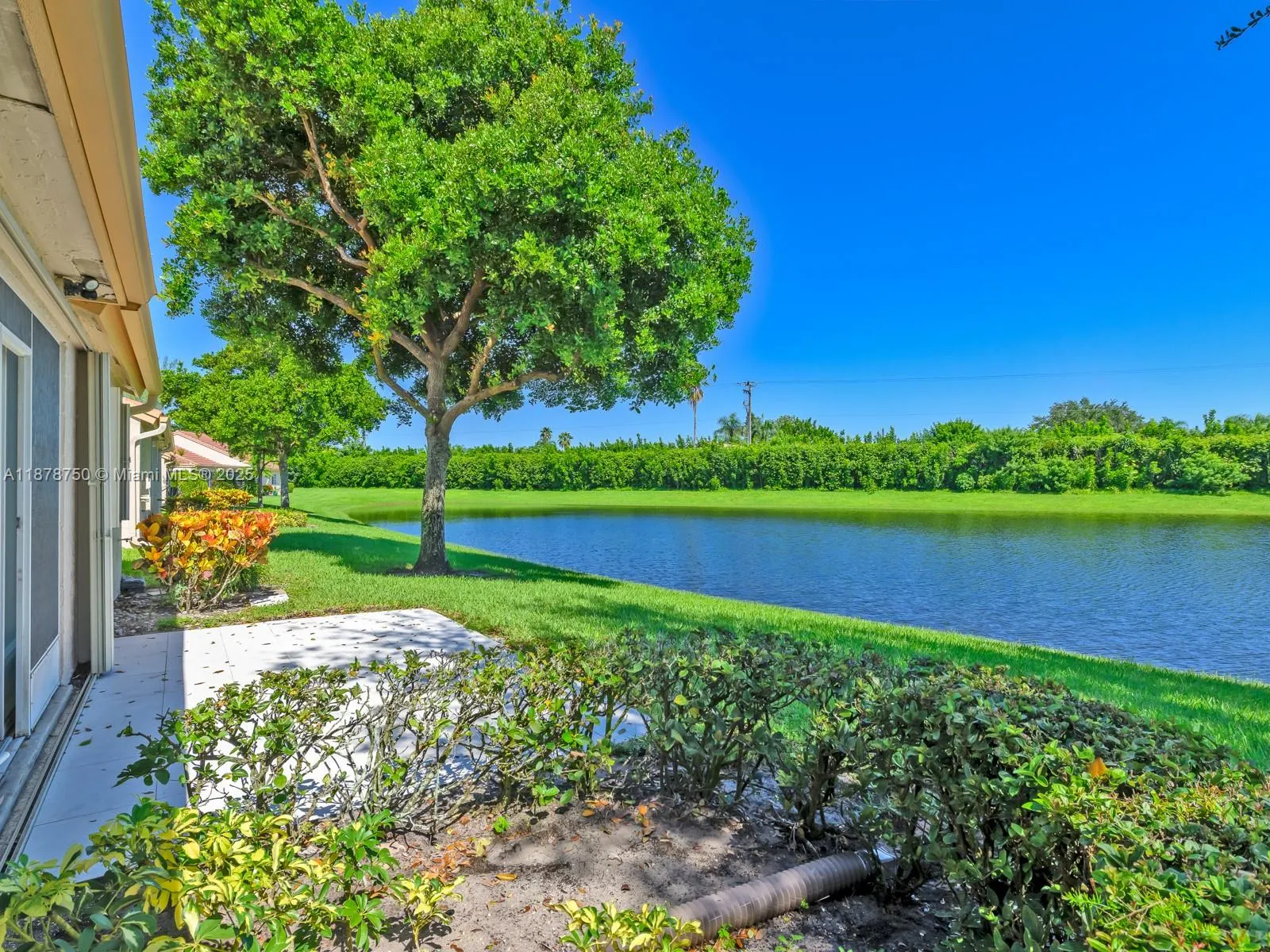 7889 Lake Sands Dr