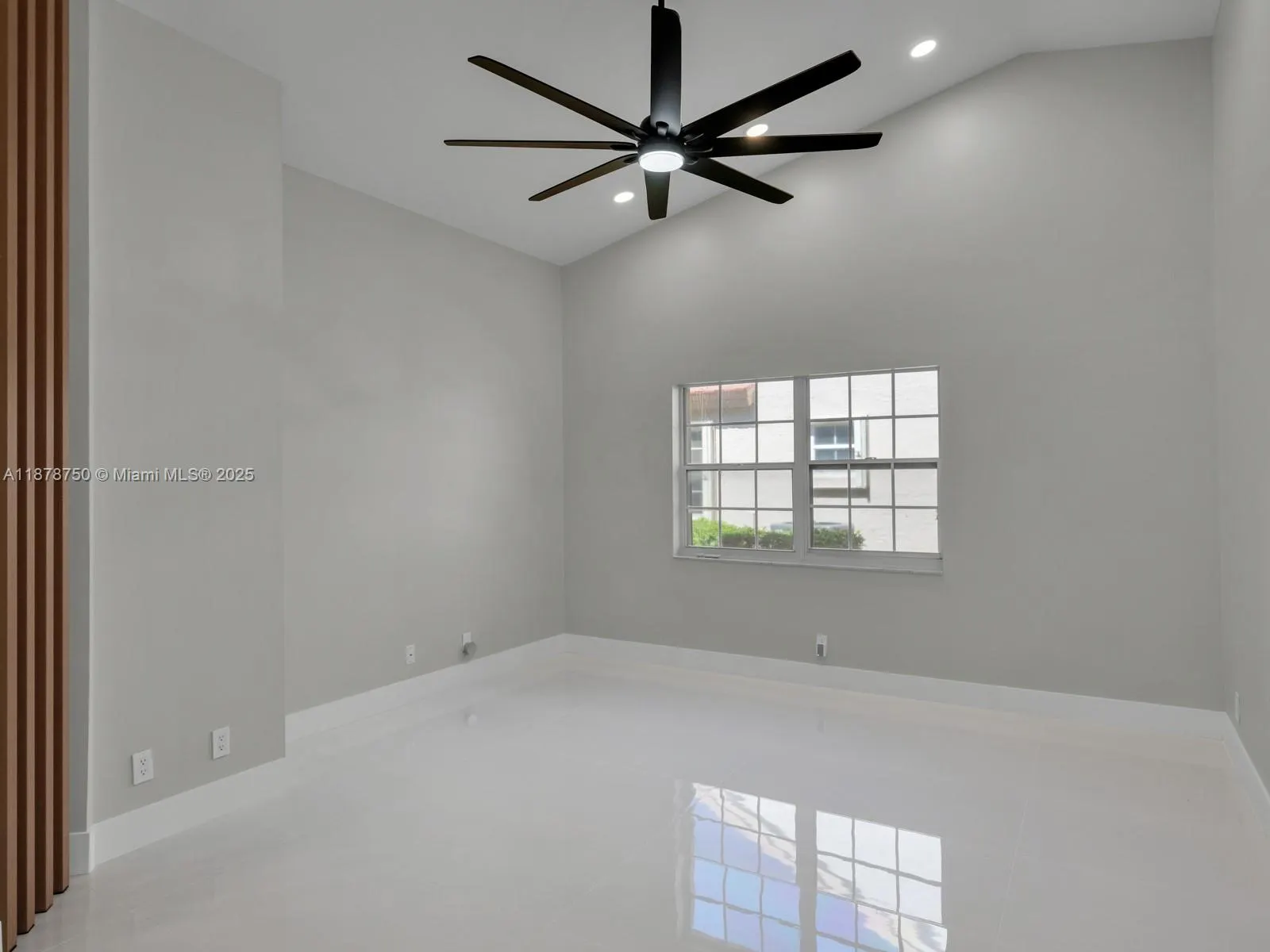 7889 Lake Sands Dr