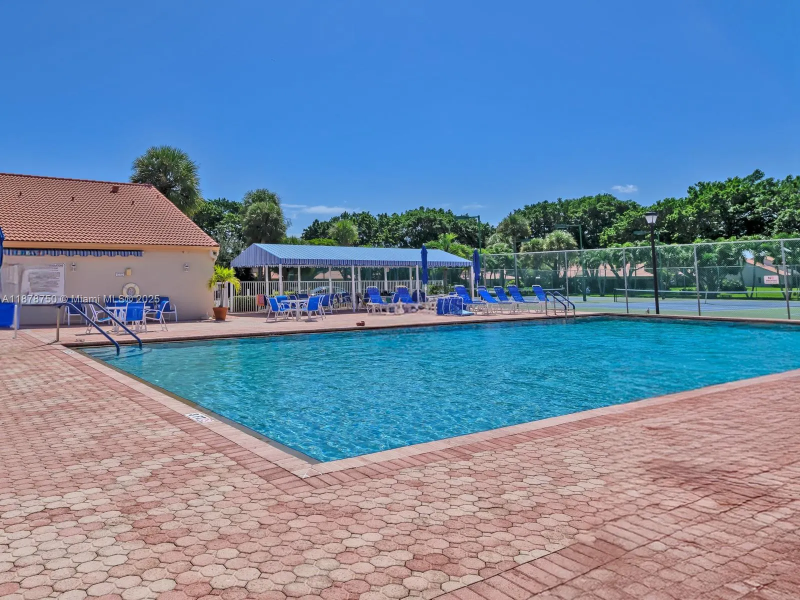7889 Lake Sands Dr