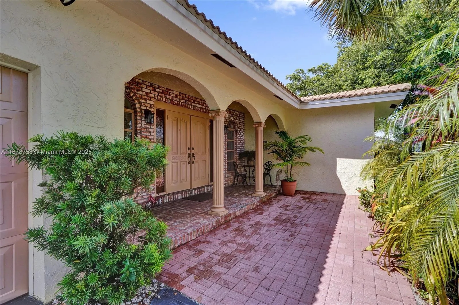 9060 NW 32nd St