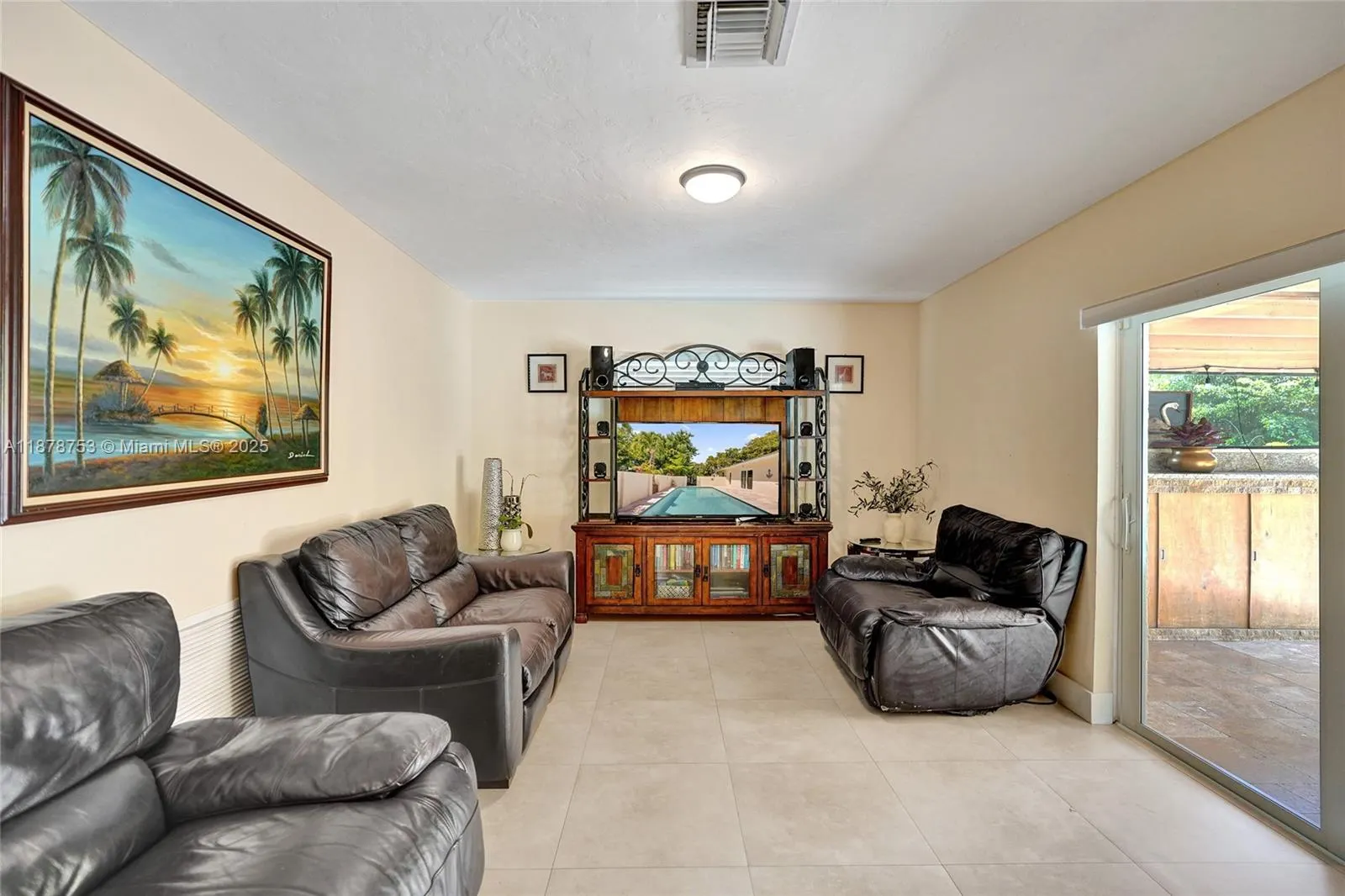 9060 NW 32nd St