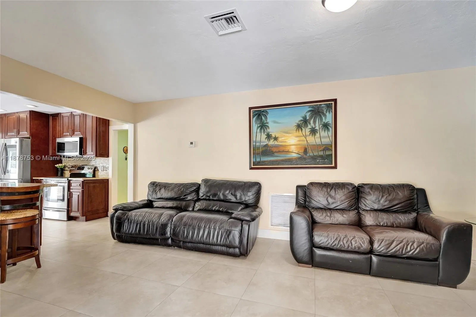 9060 NW 32nd St