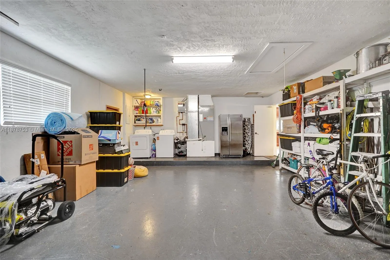 9060 NW 32nd St