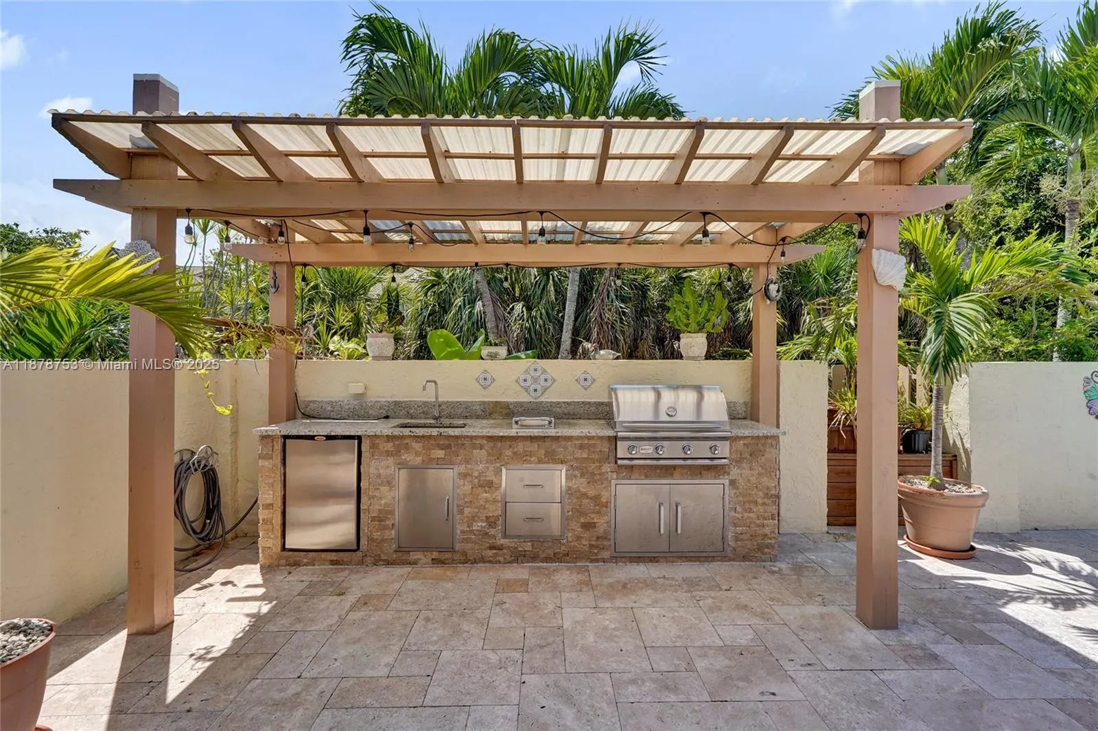 9060 NW 32nd St