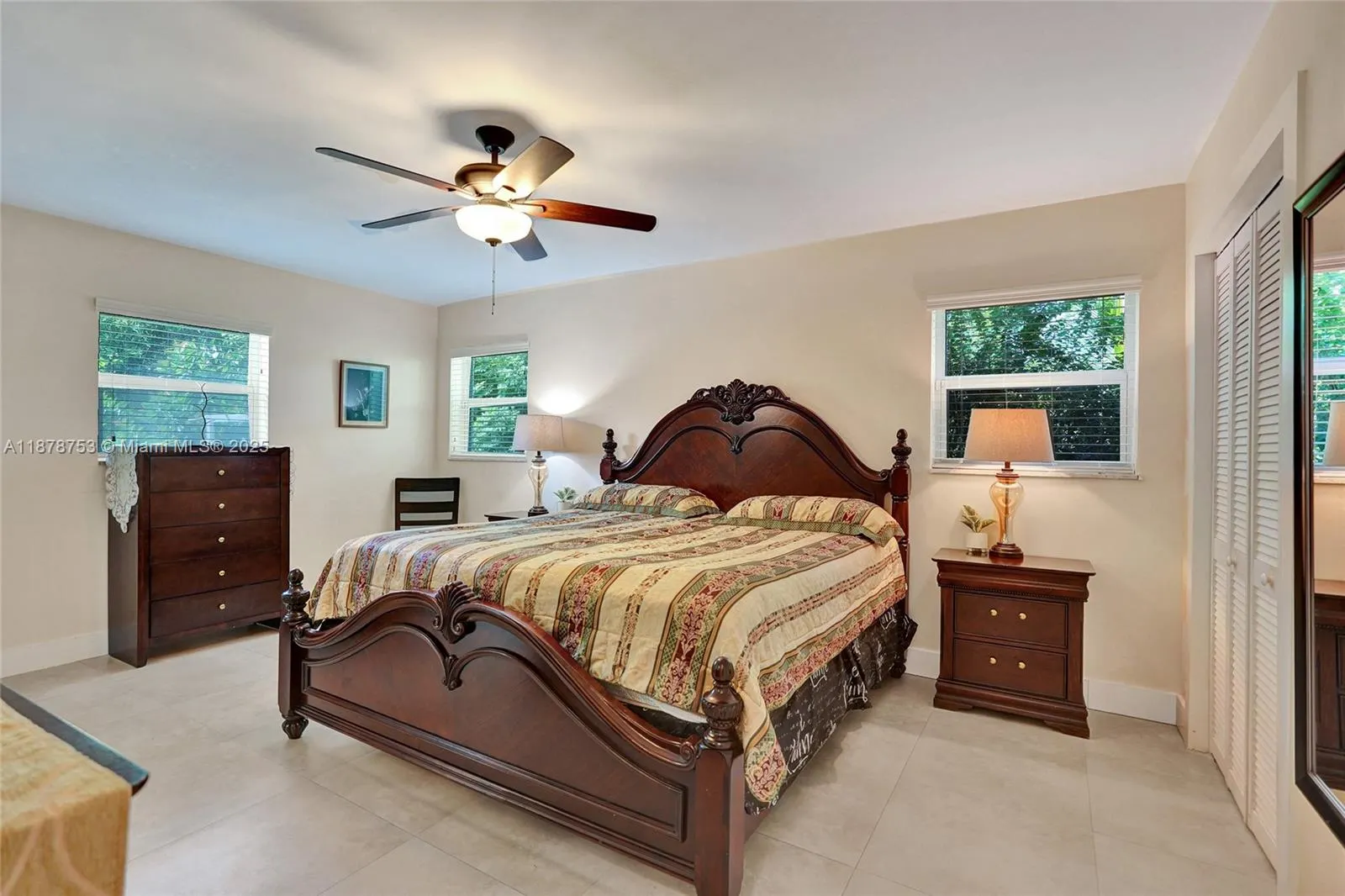9060 NW 32nd St