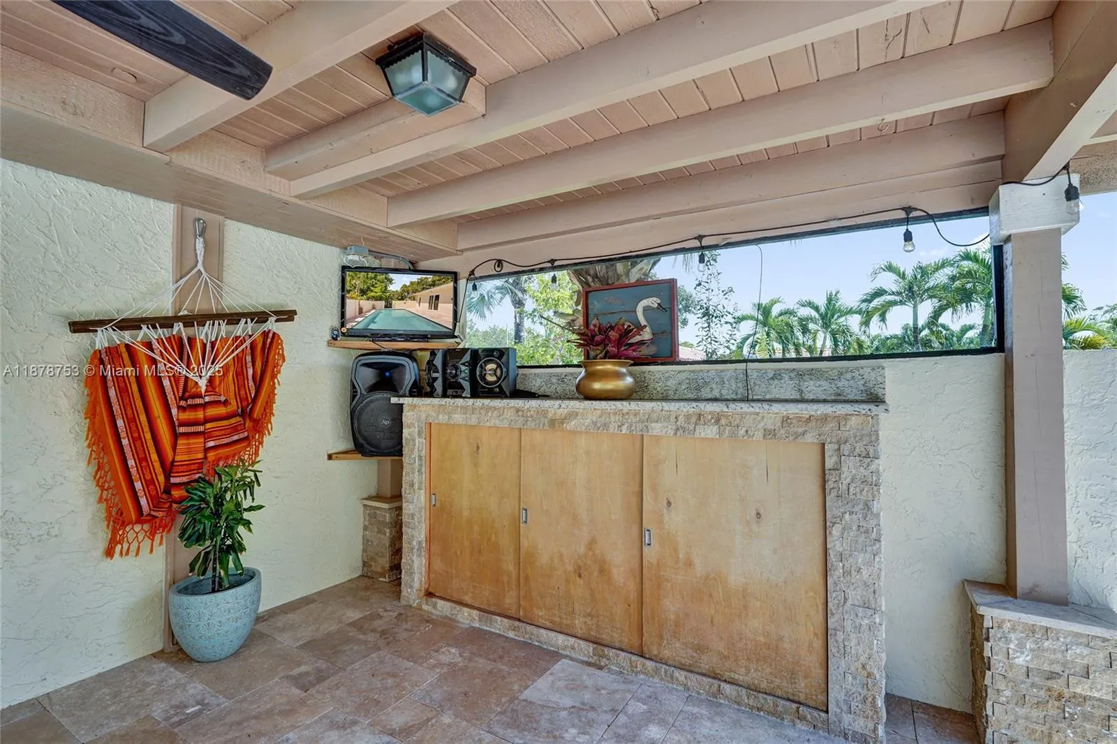 9060 NW 32nd St