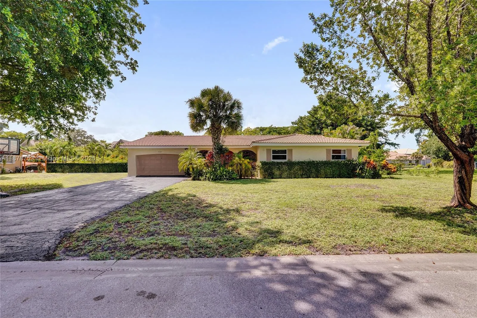 9060 NW 32nd St