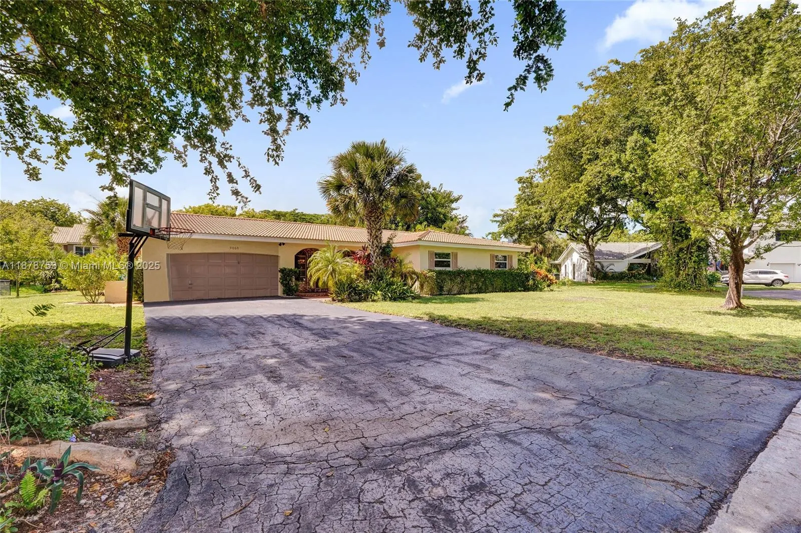 9060 NW 32nd St