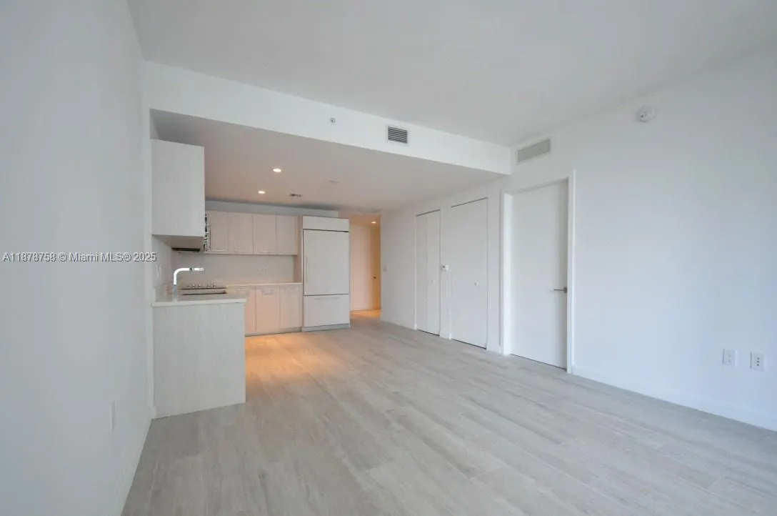 55 SW 9th St, #2810