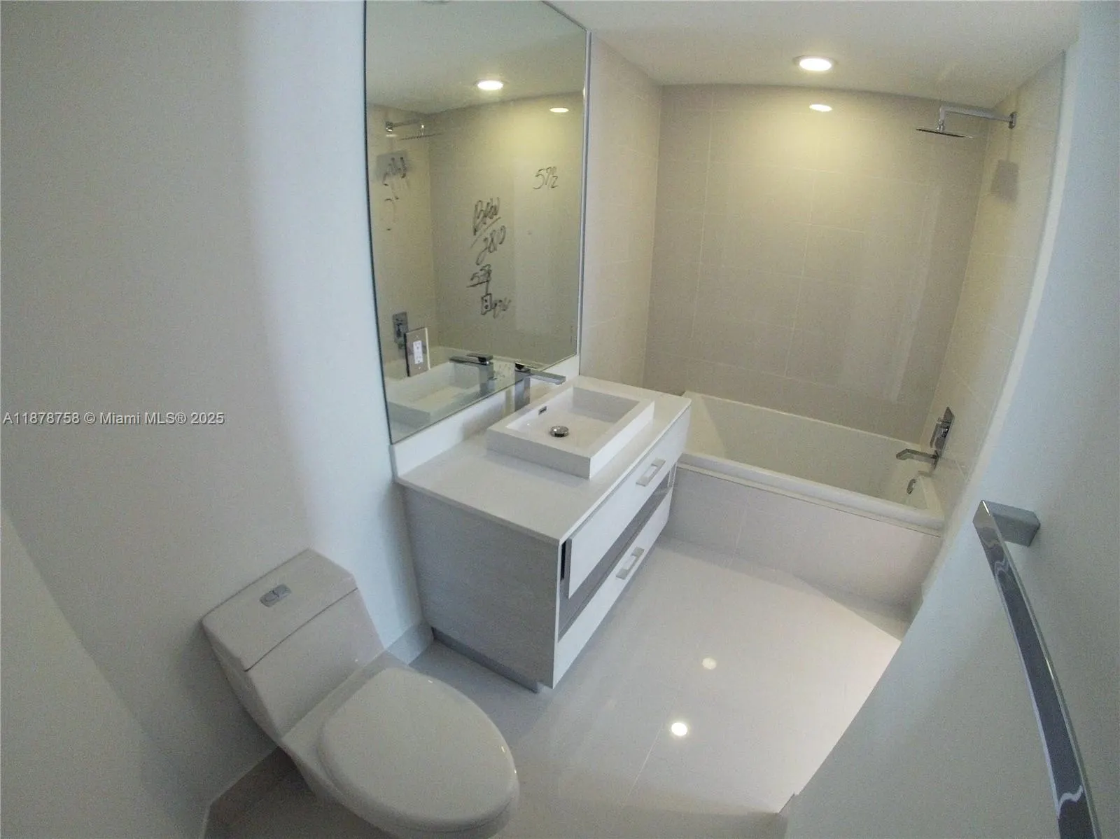 55 SW 9th St, #2810