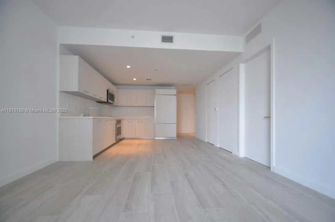 55 SW 9th St, #2810
