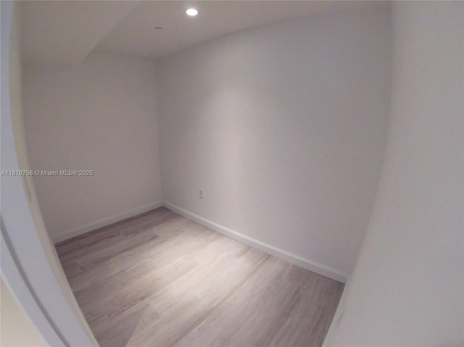 55 SW 9th St, #2810