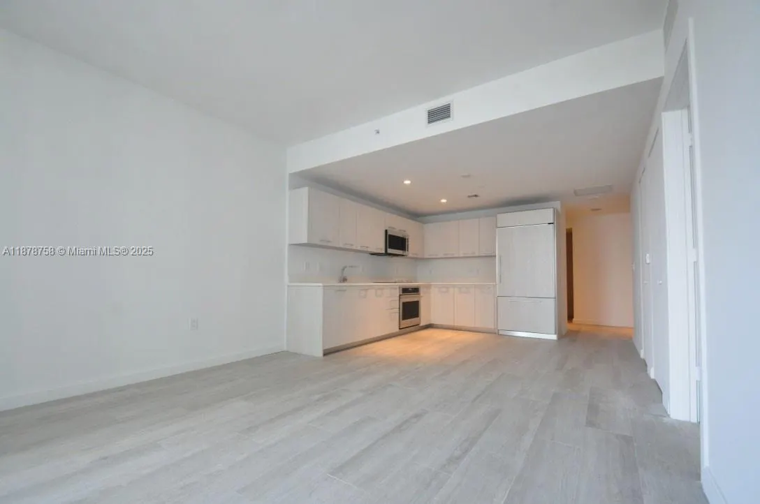 55 SW 9th St, #2810