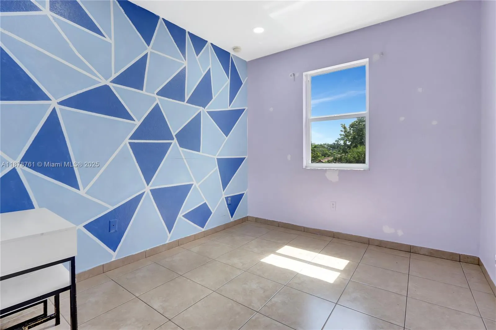 2328 NE 37th Ter