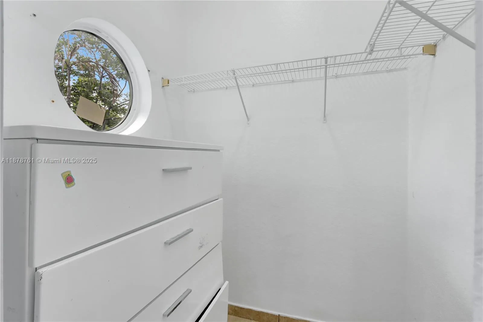 2328 NE 37th Ter