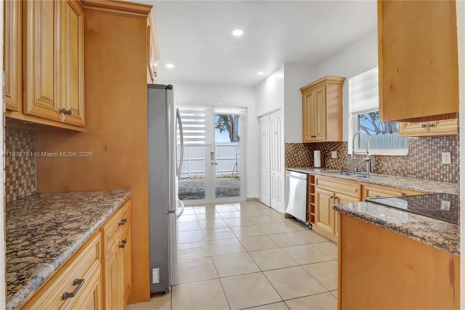 2328 NE 37th Ter