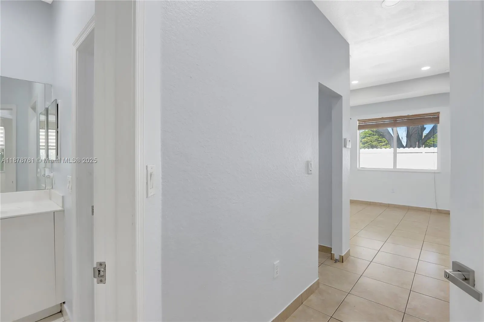 2328 NE 37th Ter
