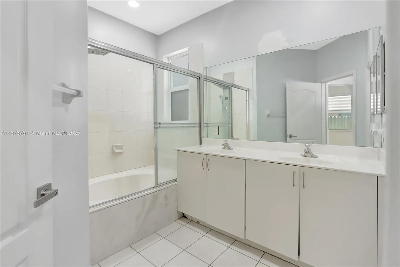 2328 NE 37th Ter
