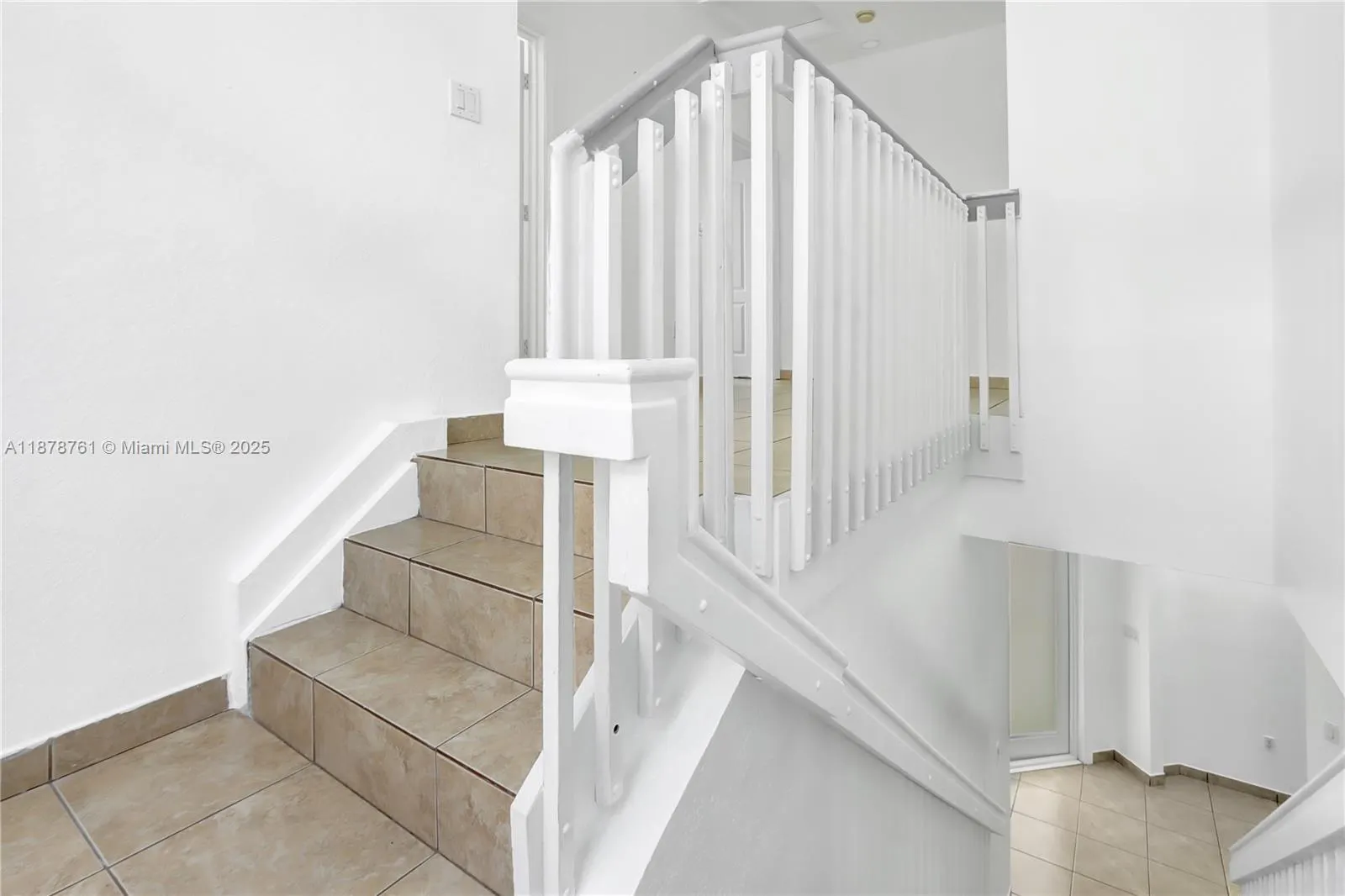 2328 NE 37th Ter