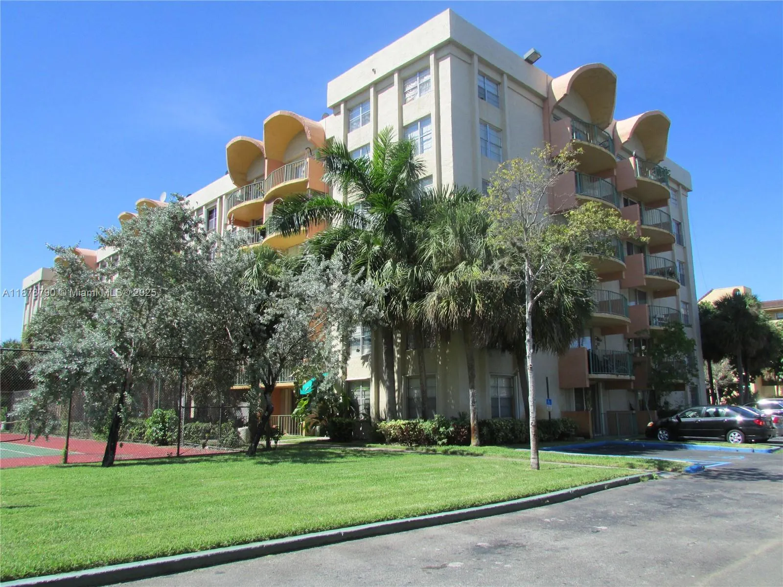 9360 Fontainebleau Blvd, #413