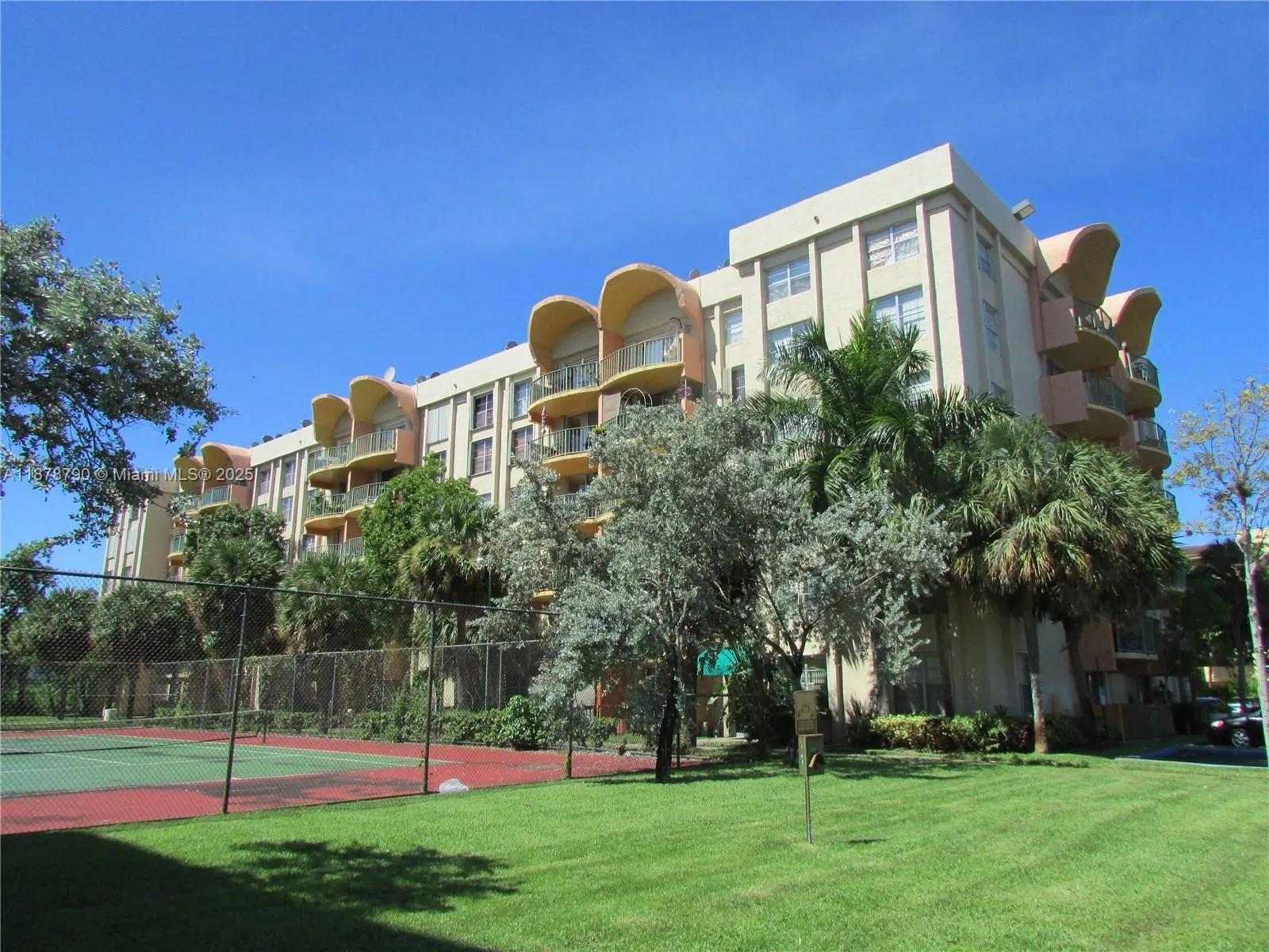 9360 Fontainebleau Blvd, #413