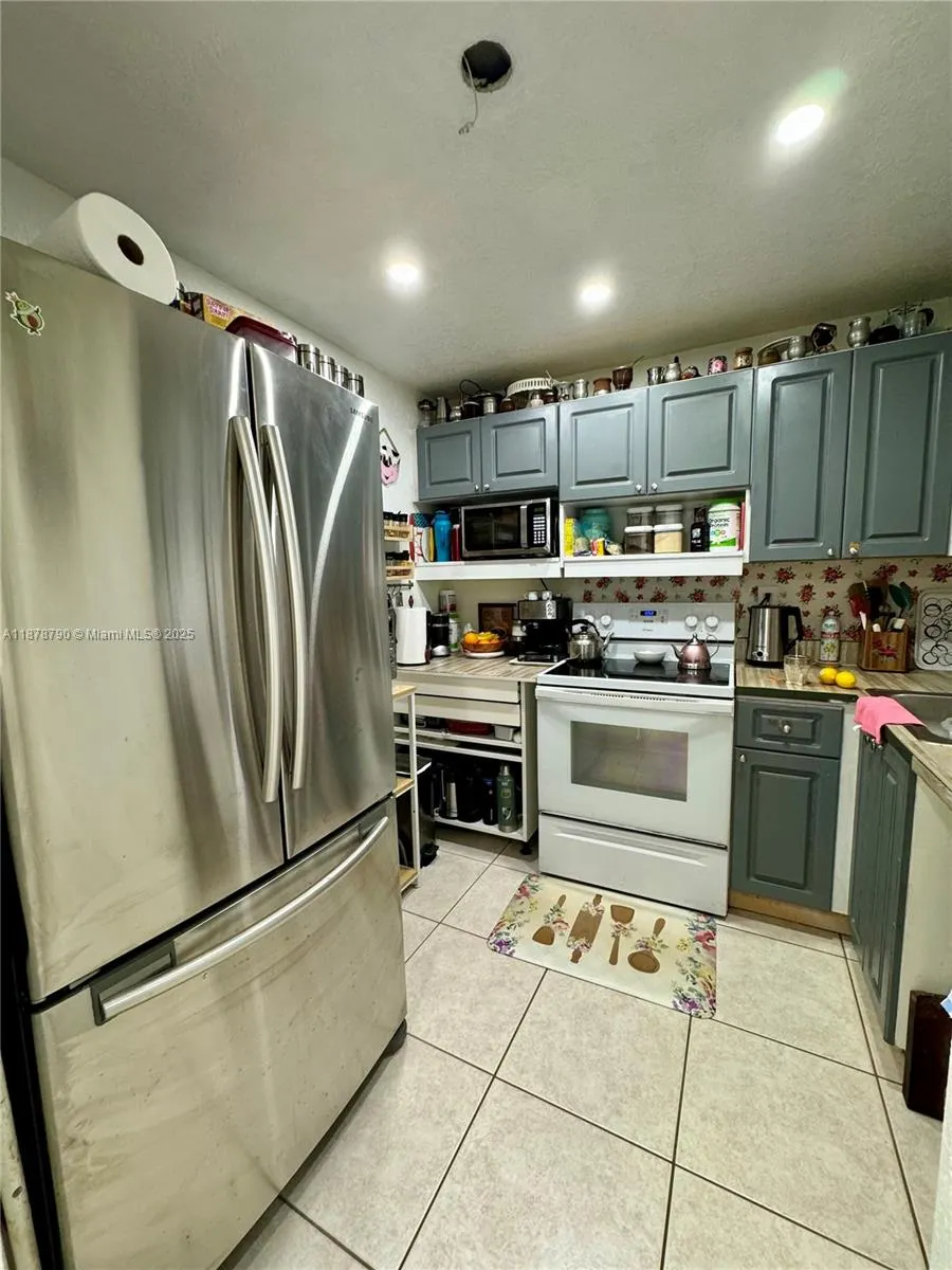 9360 Fontainebleau Blvd, #413