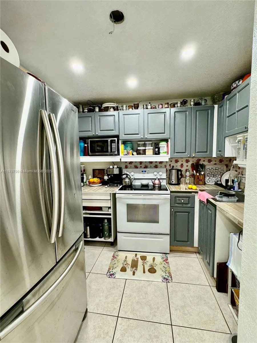 9360 Fontainebleau Blvd, #413