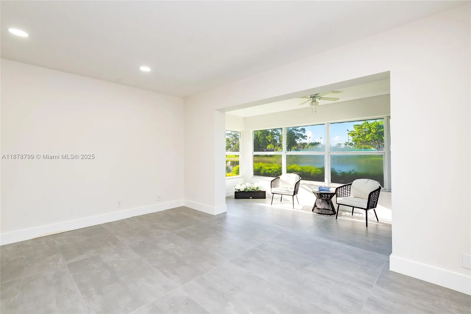 604 Laconia Cir, #B