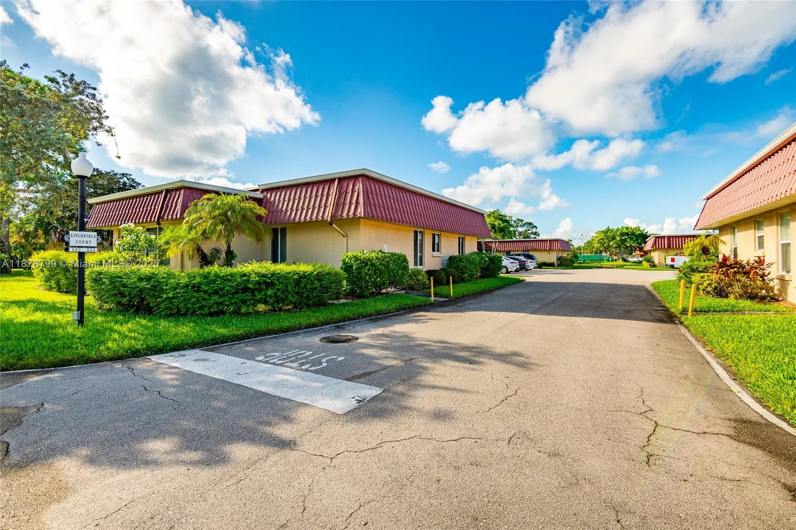 604 Laconia Cir, #B