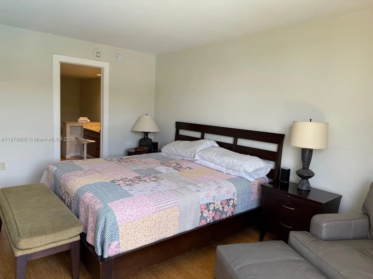 600 Biltmore Way, #320