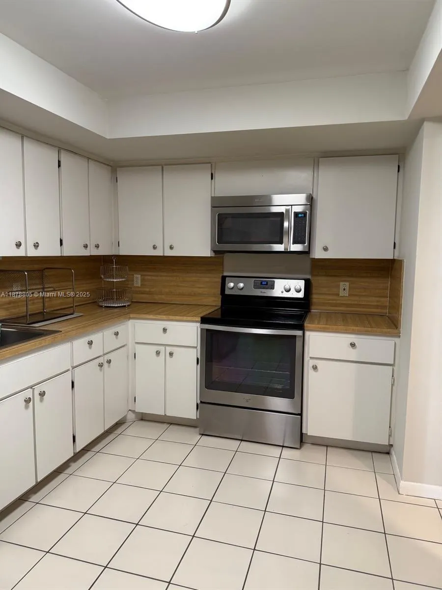 600 Biltmore Way, #320