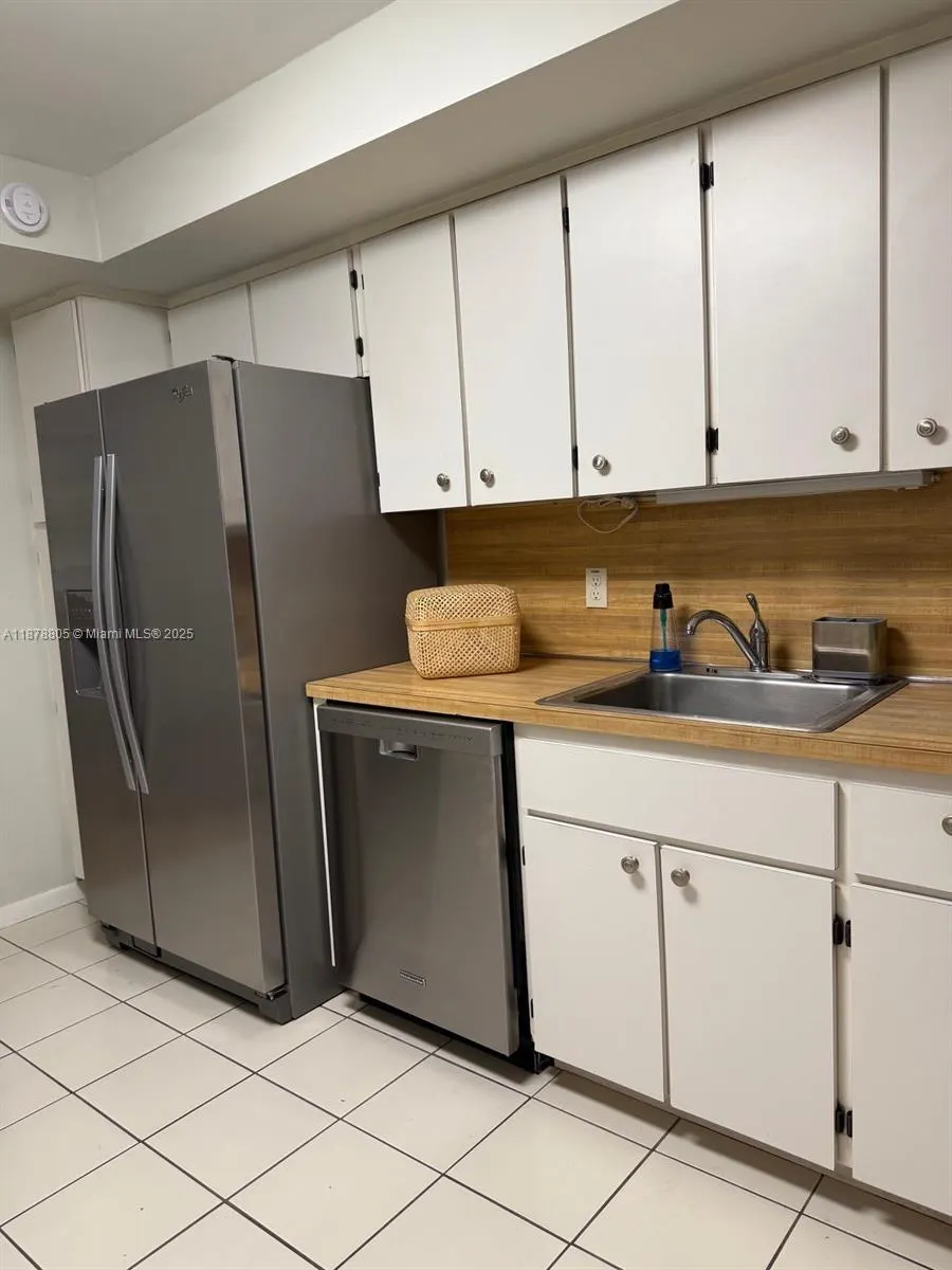 600 Biltmore Way, #320