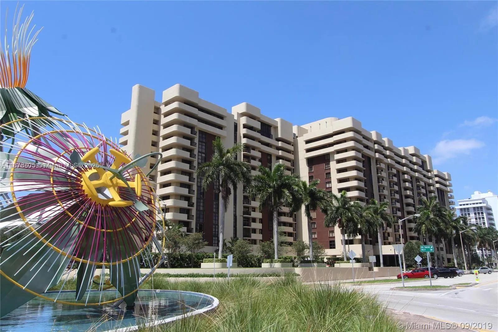 600 Biltmore Way, #320