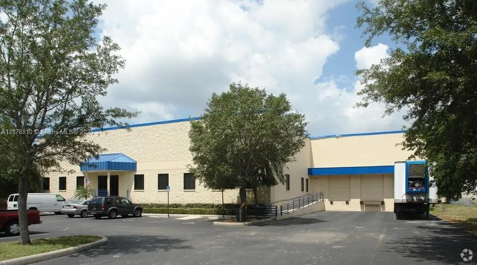 5009 Tampa West Blvd