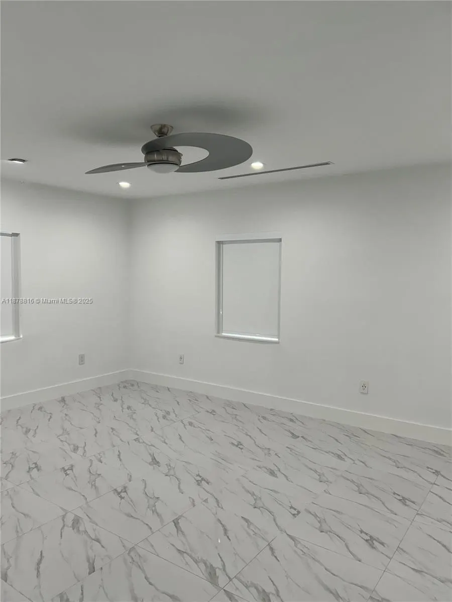400 SW 47th Ave