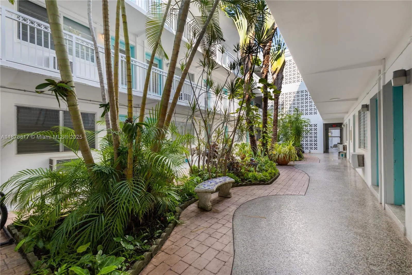 350 Collins Ave, #103