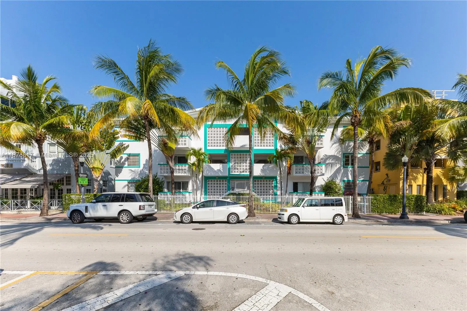 350 Collins Ave, #103