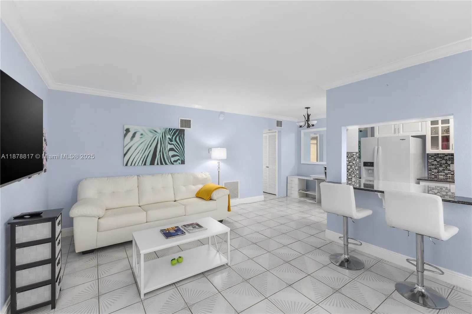 350 Collins Ave, #103