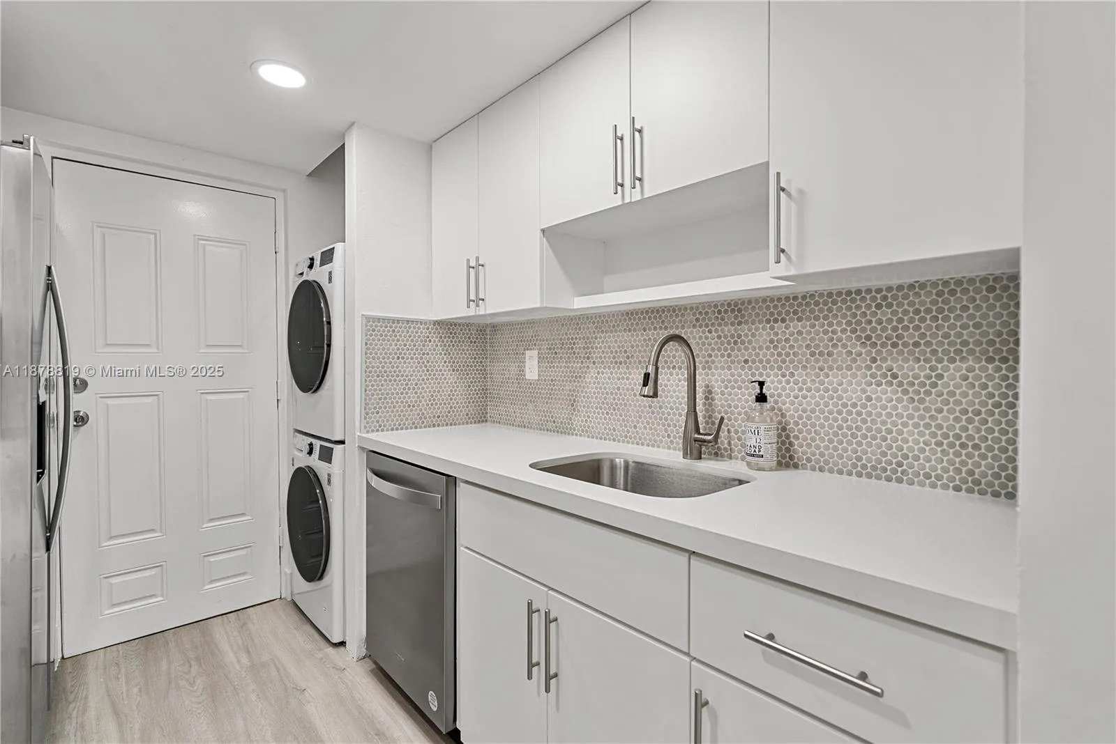 8305 Crespi Blvd, #2D
